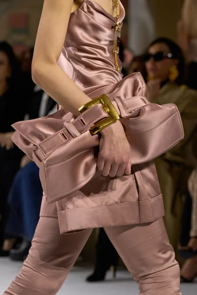 Look 125